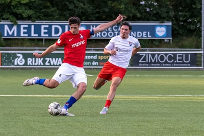 Brabantia zakt na één seizoen weer naar derde klasse, Roosendaal buigt achterstand om
