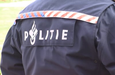 Politie wil suïcidale Eindhovenaar (22) redden, maar die wurgt agent bijna; officier eist jaar cel