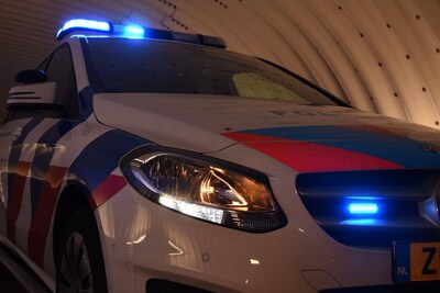 Achtervolging op snelweg A17 leidt tot vier arrestaties: drugs uit auto gegooid
