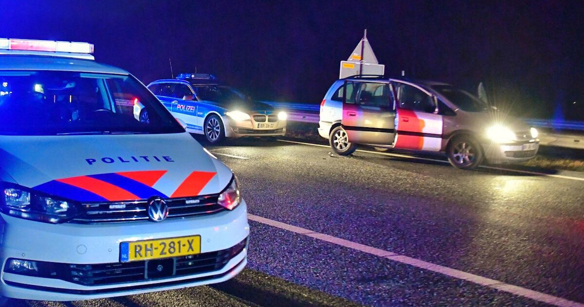 'Duitse' achtervolging eindigt op A67 bij Duizel: 'Ik zag meerdere mensen berm in rennen’