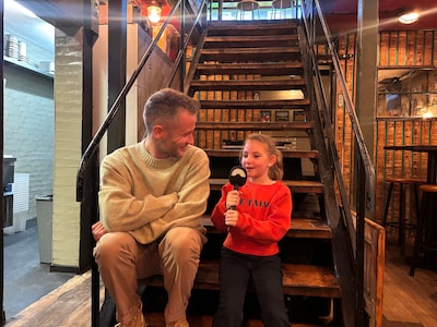 Waarom poep stinkt en scheten naar paprikachips kunnen ruiken; Tilburgse Jordy beantwoordt vragen in