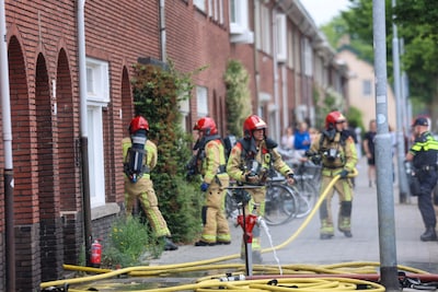 Brand in woning Eindhoven na harde knal, vijf personen ademe