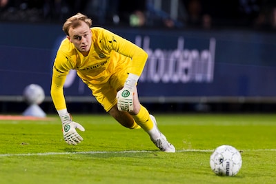 Niek Schiks verlengt zijn contract bij PSV en gaat daarna voor de Jeroen Zoet-route
