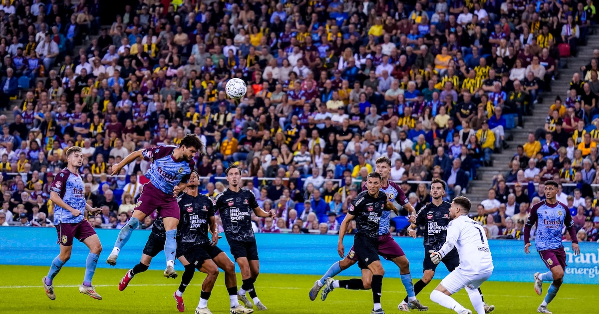 LIVE | Seegers grijpt in op het middenveld: Dizdarevic en Ingason starten tegen Vitesse