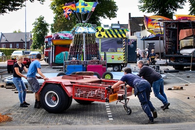 Krachtmeting met sleurhut in Zeilberg: wie haalt de kampioenstitel binnen op de kermis?