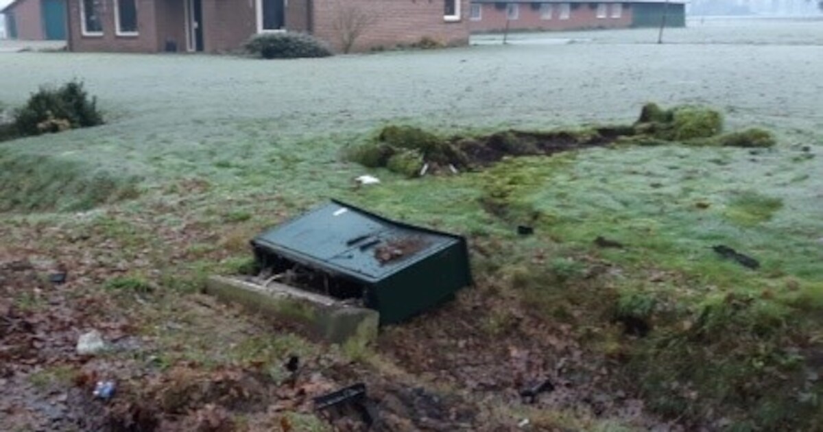 Duizenden euro’s schade na botsing Hulsel; automobilist gevlucht