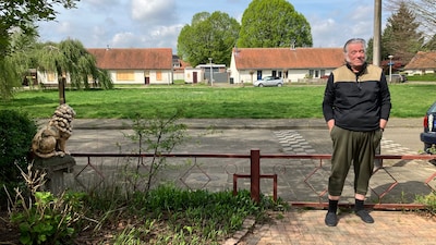Excentrieke kunstenaar Ruud Snel (1957-2026) maakte van zijn Eindhovense woning een kijkdoos