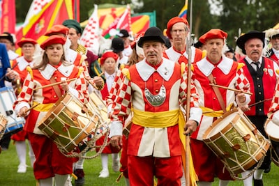 Gilden zorgen voor kleurrijk schouwspel bij Kringgildedag in