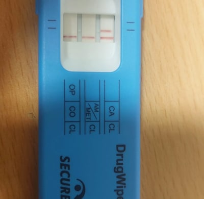 APK al 1 jaar verlopen: man wordt in Oirschot aan de kant gezet, politie ruikt cannabisgeur