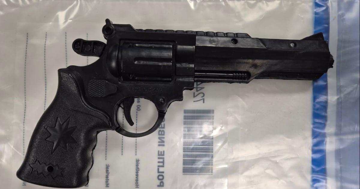 Jongen (17) fietst met ‘vuurwapen’ door Et­ten-Leur, passant belt politie