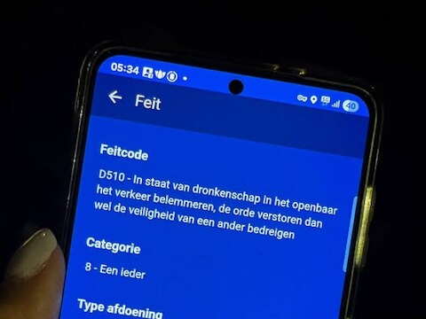 Man loopt met hond over A2 bij Maarheeze en blijkt onder invloed