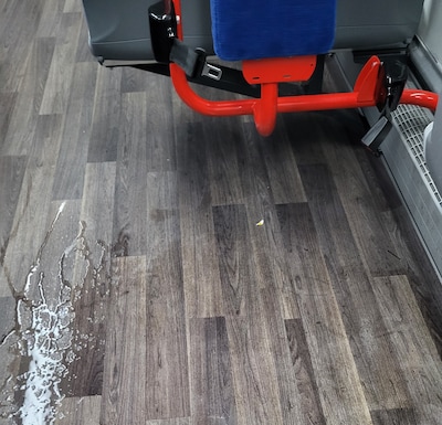 Op snikhete dagen kan het in de bus ‘regenen’: ‘Het stroomde van het plafond’