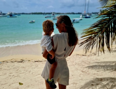 Laura (36) vertrok met gezin naar tropisch paradijs waar het nooit kouder dan 20 graden is