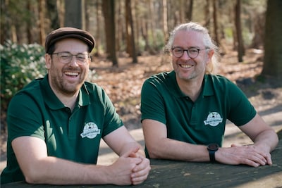 Henk en Bastiaan openen een voedseltuin in Tilburg: ‘Waar je zelf groenten oogst’