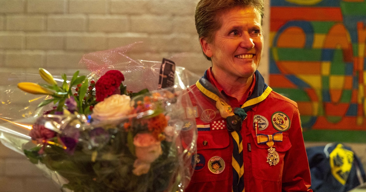 Lintje voor Renata, 40 jaar leider bij Scouting Someren