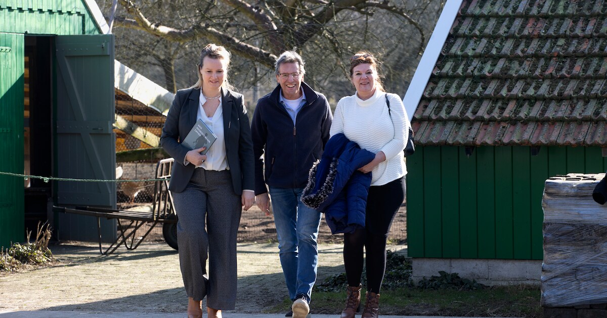 een-kogel-doorboort-haar-lijf-maar-agente-jolanda-overleeft-het-vier