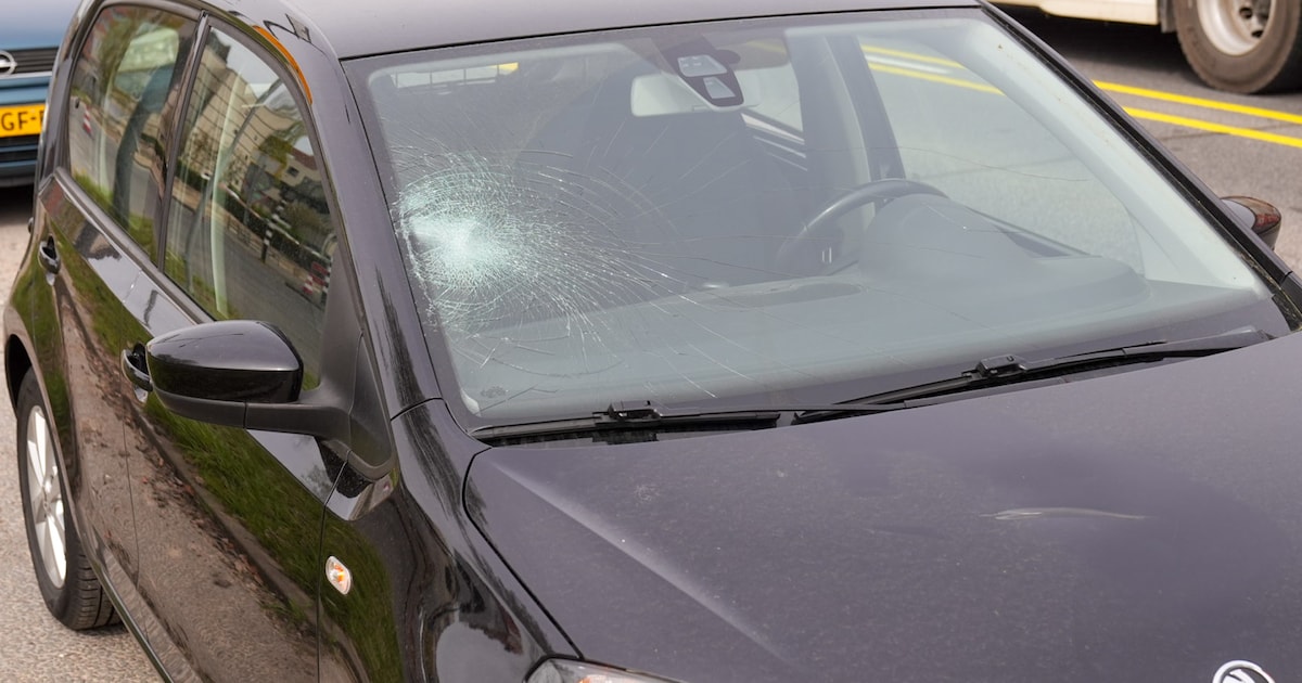 Botsing bij oversteekplaats in Helmond, fietser komt met de schrik vrij