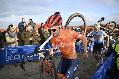 Mees Hendrikx houdt stand bij uitputtingsslag in Vlaamse loopgraven: ‘Hier ben ik echt heel blij mee’