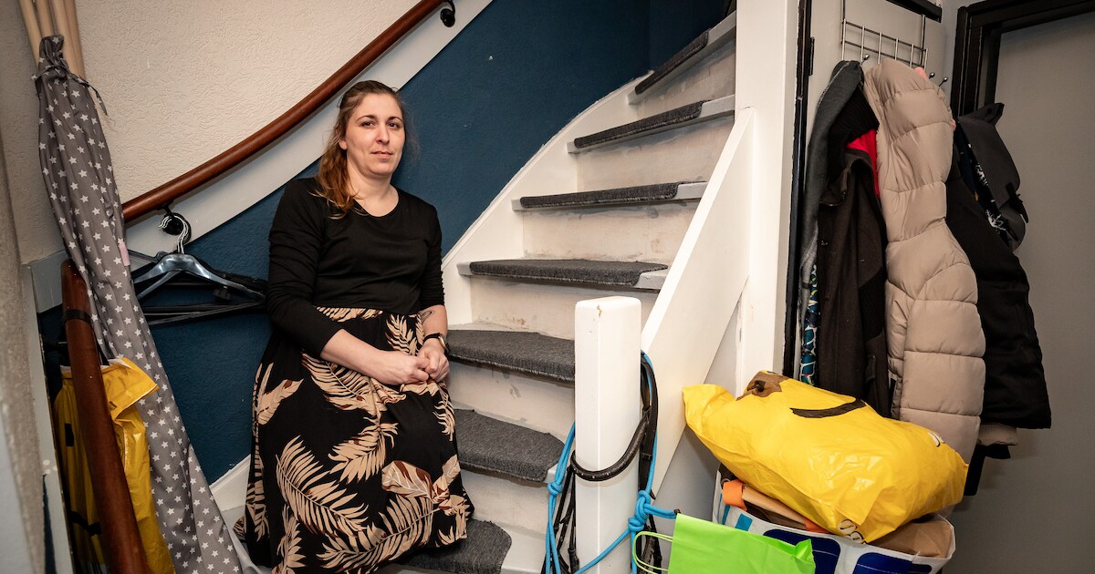 de-schimmels-in-dit-huurhuis-groeien-zelfs-tot-op-de-trap-leonie-is-er