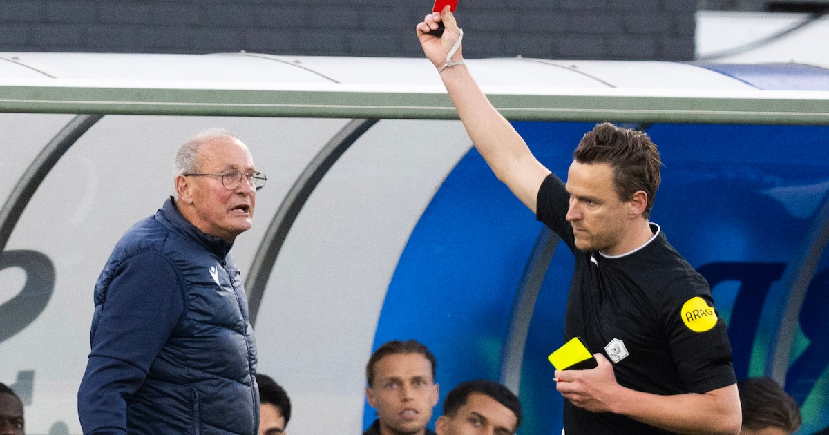 Trainer van FC Eindhoven gebruikt niet zo nette woorden en krijgt rood: ‘Maar niemand uitgescholden’