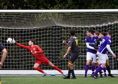 SSE mede door eigen goal Bram Respen onderuit in derby tegen ONDO: ‘Wel een hele mooie, maar in het