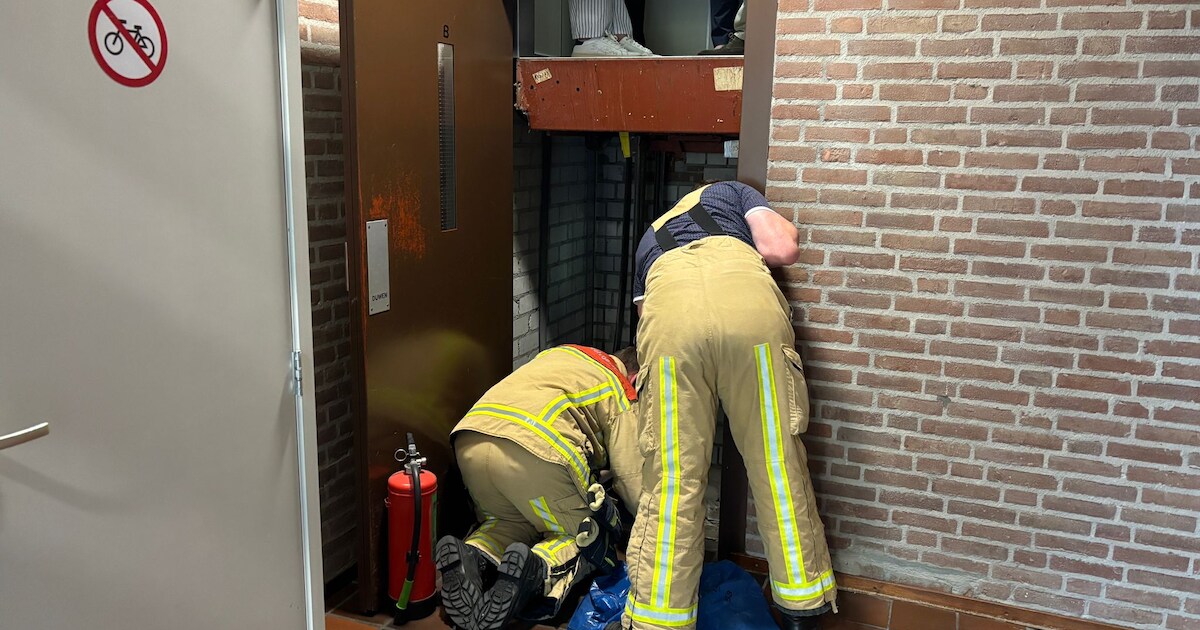 70-plussers zitten uur lang vast in lift tandartsenpraktijk in Gemert