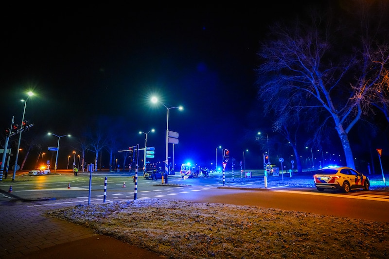 De kruising en snelweg van Eindhoven richting Helmond werden tijdelijk afgesloten voor politieonderzoek.