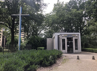 Een kaarsje branden of gewoon even rust: hier in Eindhoven vind je een Mariakapel