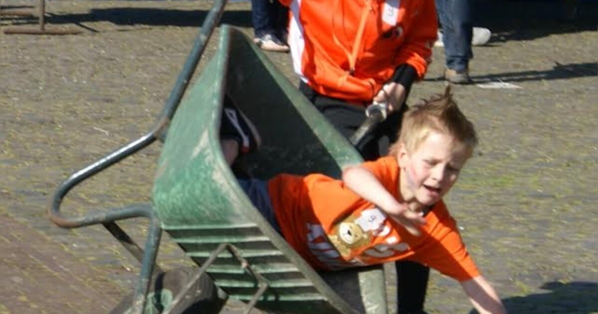 Fietsen, spellen en kruiwagens in Hooge Mierde