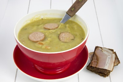 Ineke Strouken geeft lezing in Waalre over culinair erfgoed in Nederland