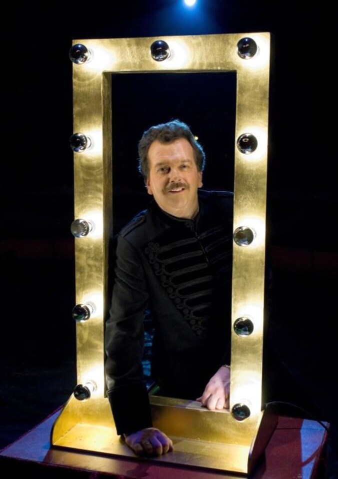 Ronday weg bij circus Herman Renz | Extra | ED.nl