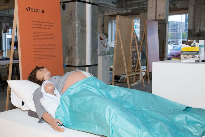 Robot Victoria komt tot leven in Veldhoven | Regio | ED.nl