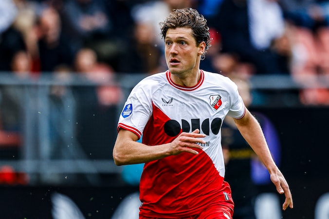 Voormalig PSV-spits Sam Lammers tekent voor drie jaar bij FC Twente ...