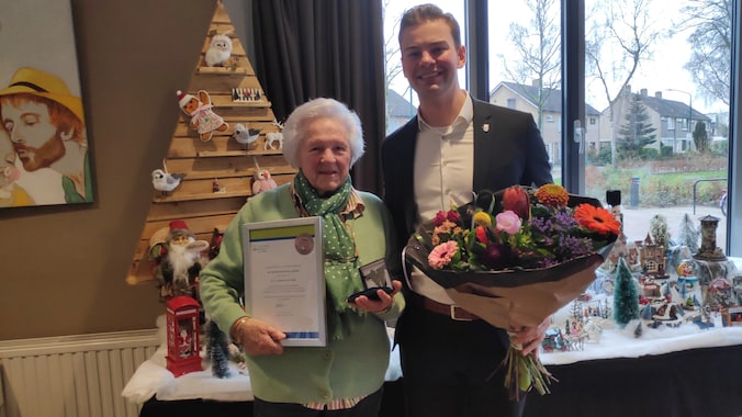 Vrijwilligerslegpenning voor Annie van Rooij uit Lieshout | Regio | ED.nl