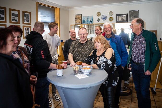 Al 100 jaar knippen, scheren en hanenkammen zetten in kapsalon: ‘Hier ...