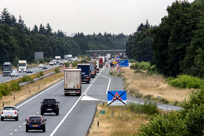 Bus straks niet meer in de file op A67, werkzaamheden in volle gang ...
