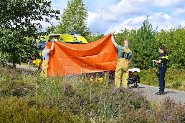 Valpartij met bevriende wielrenners in Leende: slachtoffer met ...