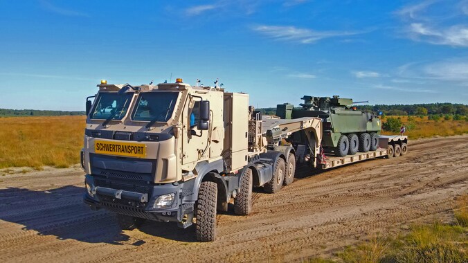 DAF maakt nog meer trucks met oplegger voor het leger van België ...