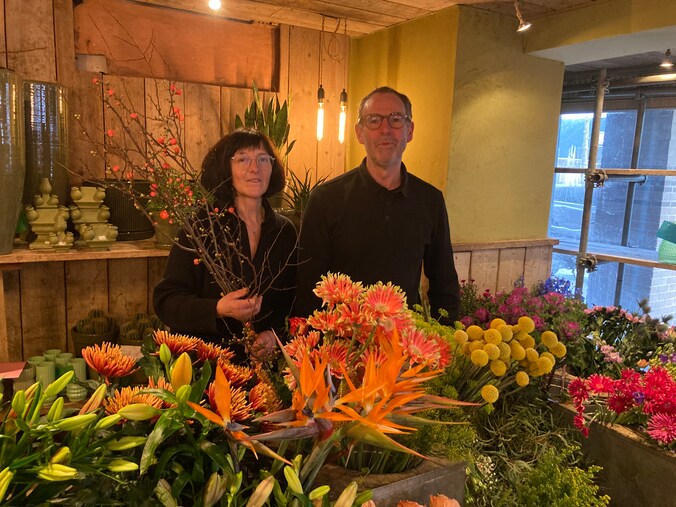 Klanten kwamen voor bloemen bij iedere mijlpaal naar bloemist Genderdal ...