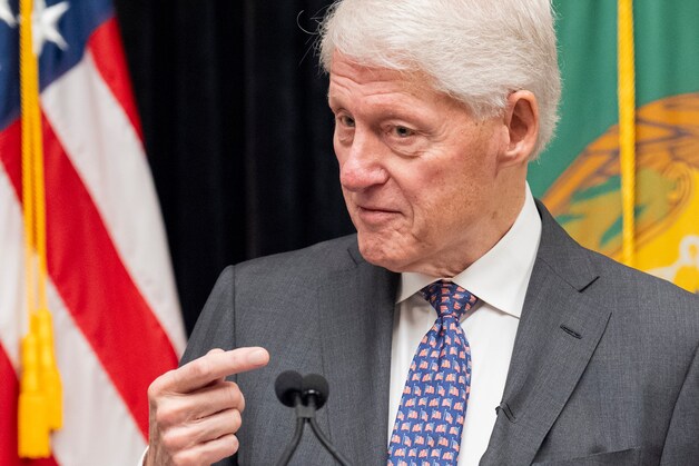 Echo’s van Lewinsky klinken door bij Epstein-verhoor van oud-president ...