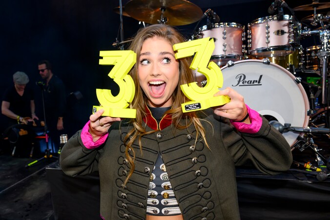 Roxy Dekker vindt haar overwinning bij 3FM Awards ‘beetje oneerlijk ...