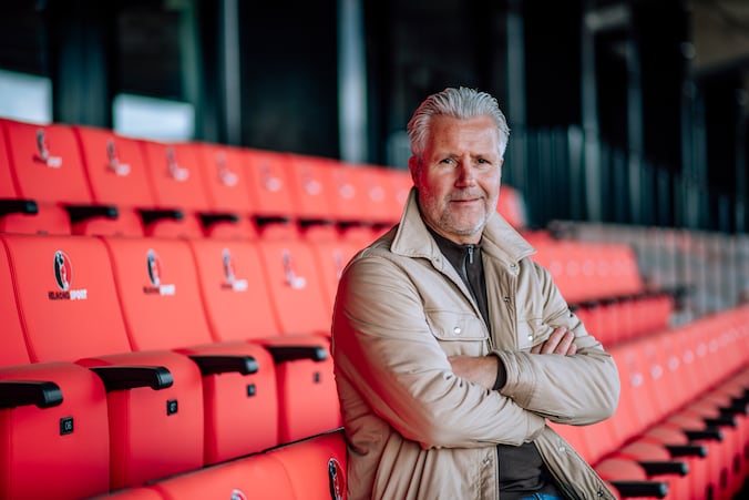 Zijn zwerftocht door Europa moet Helmond Sport verder gaan helpen ...
