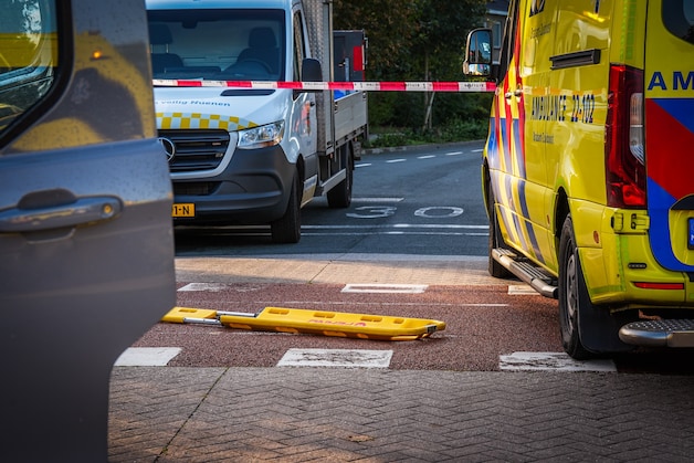 Fietsster raakt zwaargewond bij botsing met bestelbus op beruchte kruising  in Nuenen | Regio | ED.nl