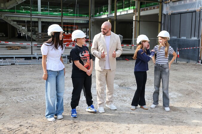 Grootste schoolgebouw van Eindhoven schiet op, maar voor leerlingen ...