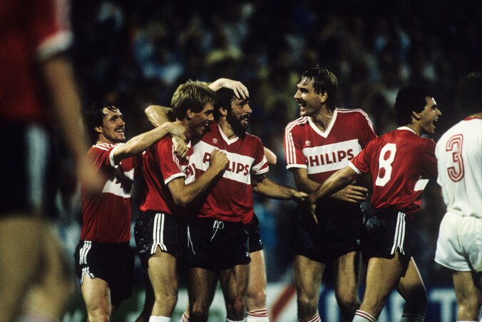 Mede dankzij een 34 jaar oude pegel van Adick Koot tegen Galatasaray ...