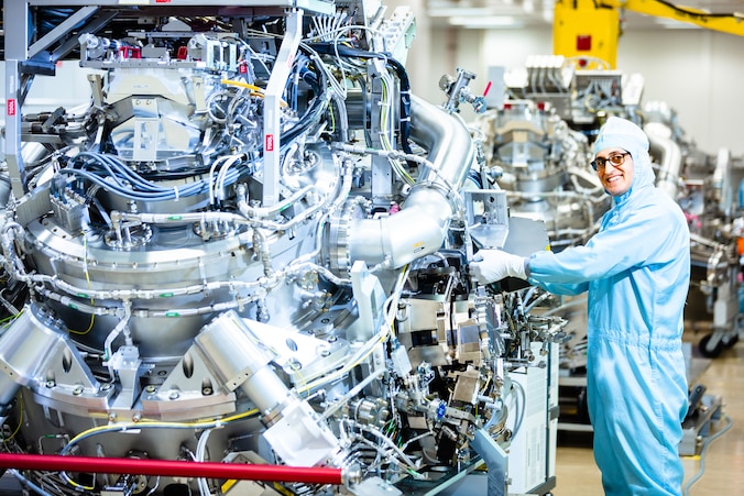 ASML trapt op de rem; daardoor is er ook minder werk voor ...