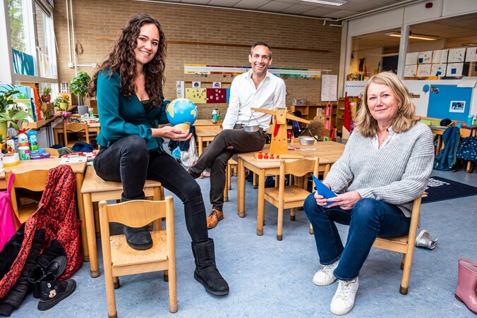 Op deze school staan de meesters en juffen met een glimlach voor de ...