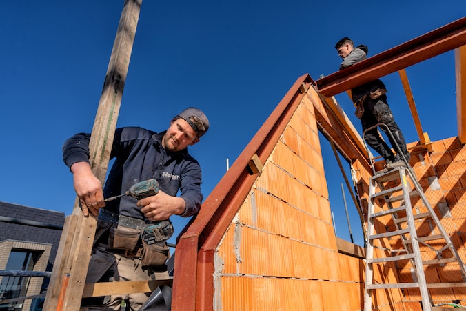 Meer bouwvergunningen, maar nog niet genoeg om woningtekort op te ...