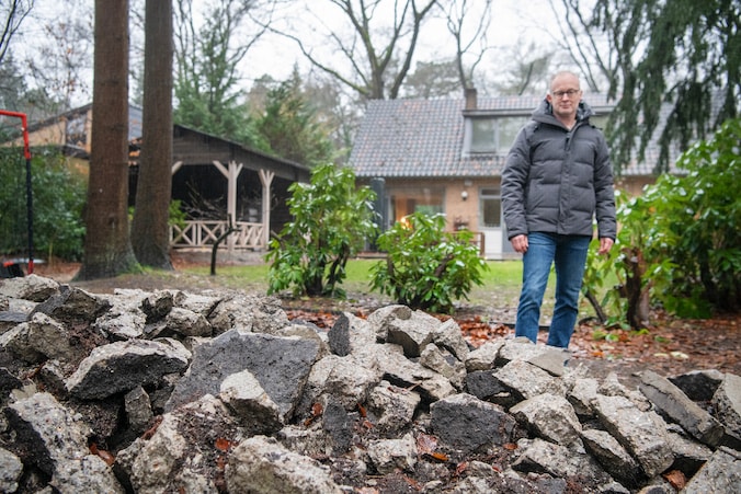 Volgende 'boete' voor Carl omdat hij puin van verkeerd geplaatst ...