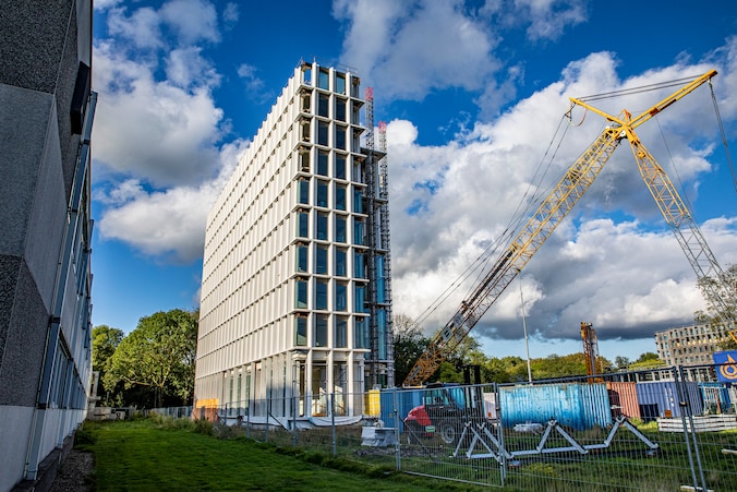 Bouwer TU/e-torens en nieuw Efteling-hotel lijkt gered: Duitse ...